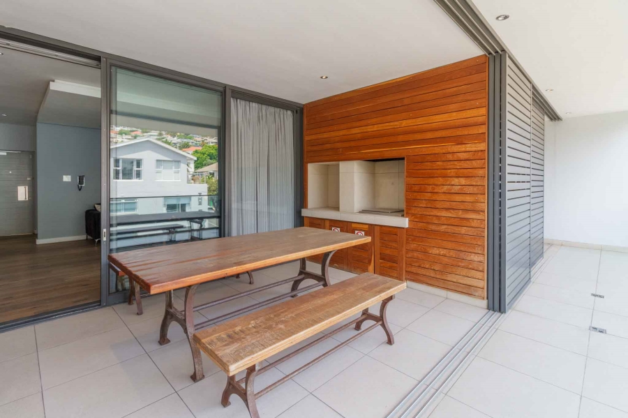To Let 3 Bedroom Property for Rent in Green Point Western Cape